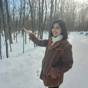 Meet your Posher, Claudia